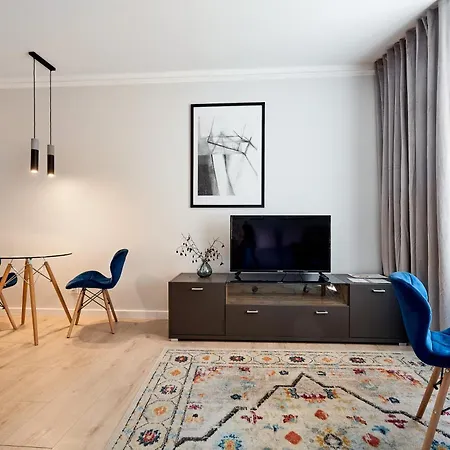 Rynek Jezycki By Bookinghost * Poznan